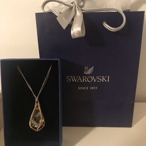 ✨🎁SWAROVSKI PENDANT 🎁✨
